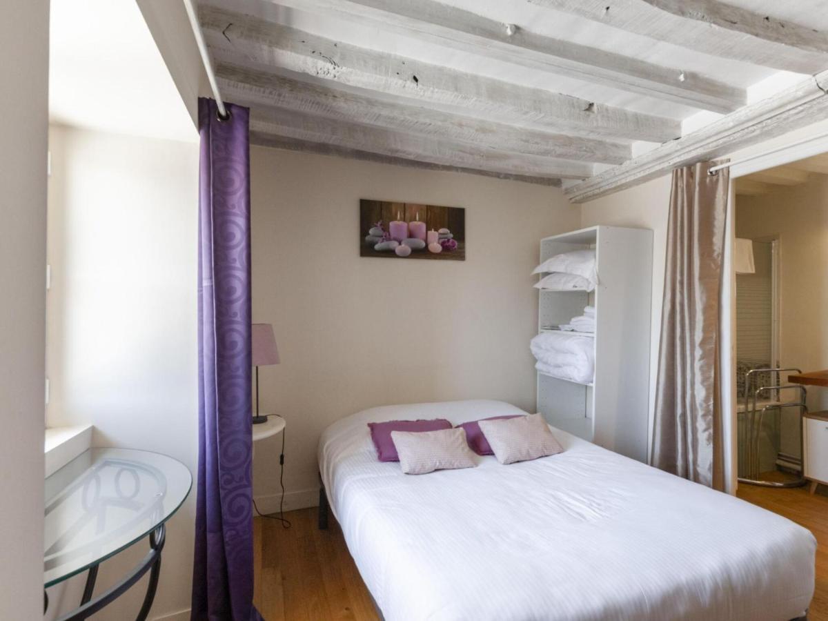 Heritage Apartment In Bayeux Near Museum Of Art Room photo
